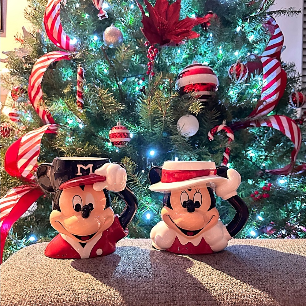Rare/vintage Mickey and Minnie Mouse mugs